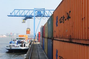Le terminal à conteneurs - &copy;Port de Bruxelles - Marcel Vanhulst